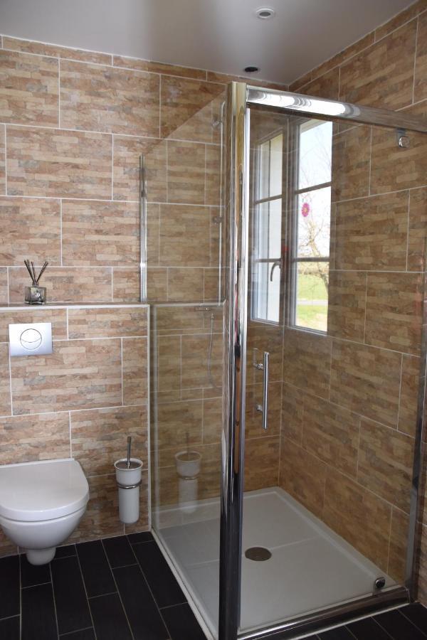 Hotel Les Rougemonts Eucalyptus Champguyon Exterior foto