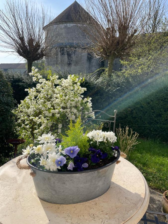 Hotel Les Rougemonts Eucalyptus Champguyon Exterior foto