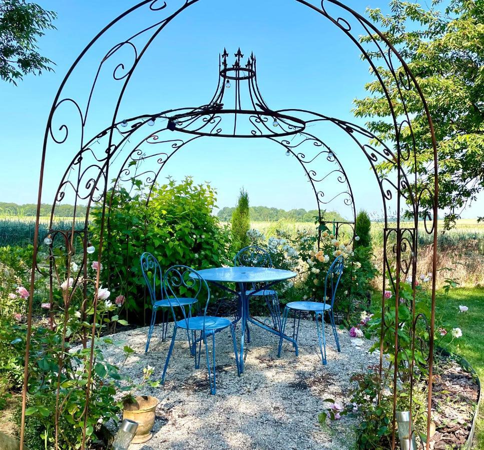 Hotel Les Rougemonts Eucalyptus Champguyon Exterior foto